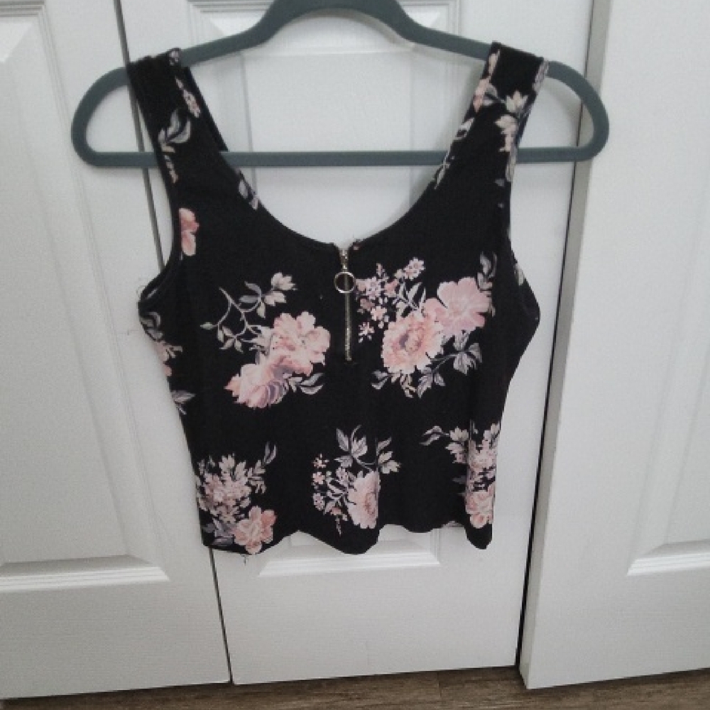 Rue21 Black Pink Floral Scoop Neck Tank Top